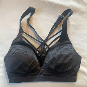 Black VS sports bra